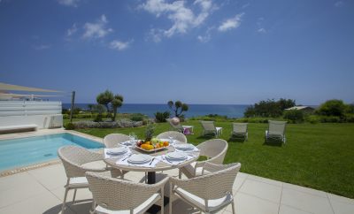 СИРИНА СИФРОНТ  на берегу уютной гавани