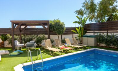 Вилла САДЫ ПЕРНЕРЫ с бассейном и рядом с песчаными пляжами