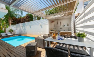 ДАФНИ — современная вилла с небольшим бассейном и рядом с морем