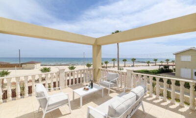 СИРЕНС БИЧ ВИЛЛА на берегу моря в районе АЙЯ-ТЕКЛА