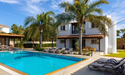 КАВО ГРЕКО ПАЛМ ТРИ — дом мечты с огромным буйным садом и бассейном