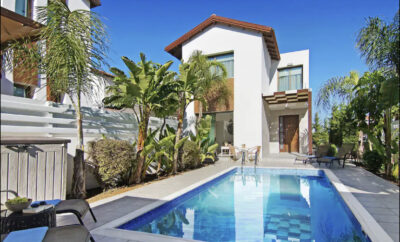 Респектабельная вилла МАРИС с 4 спальнями и собственным бассейном в пешей доступности к самым красивым песчаным бухтам района Айя Триада в Протарасе