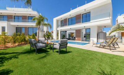 By the beach — ROYAL SAPPHIRE VILLA — вилла класса люкс у пляжа Тринити