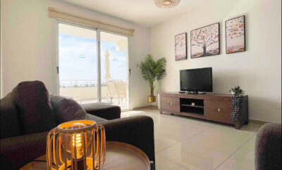 NISSI AURA 9 — просторный апартамент с террасой и видом на море