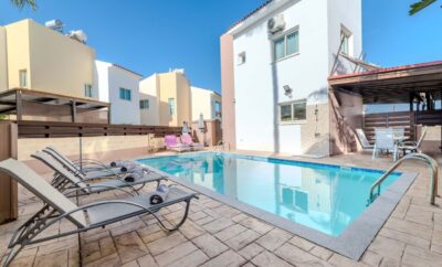 MARIA GOLDEN COAST VILLA — семейная вилла в рядом с набережной